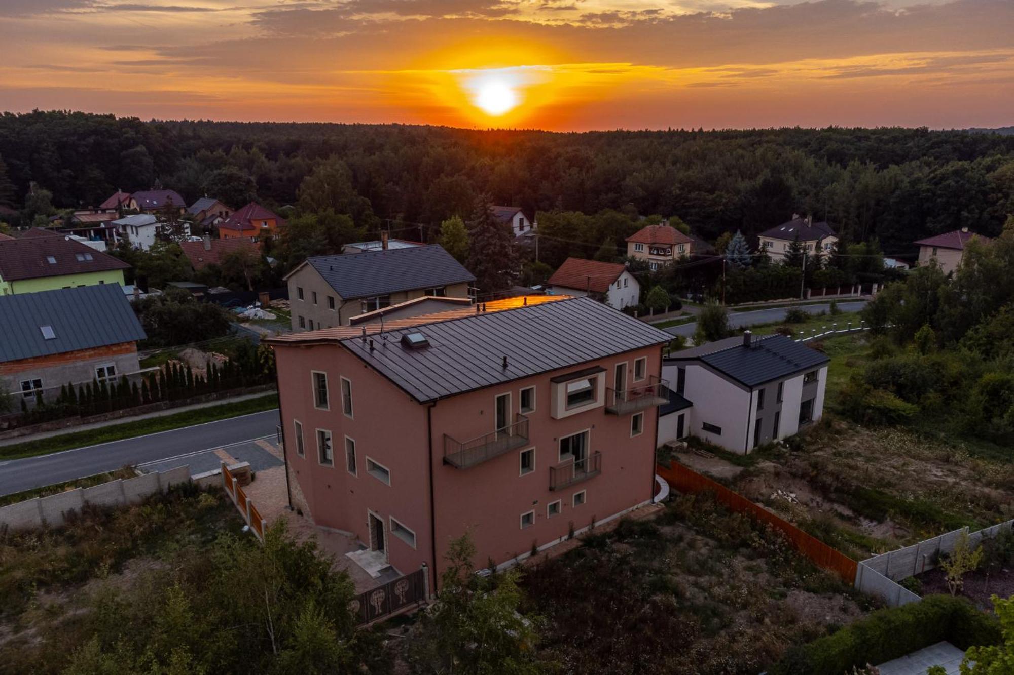Laskara Garden Apartment By Prague Forest Nove Jirny Ngoại thất bức ảnh