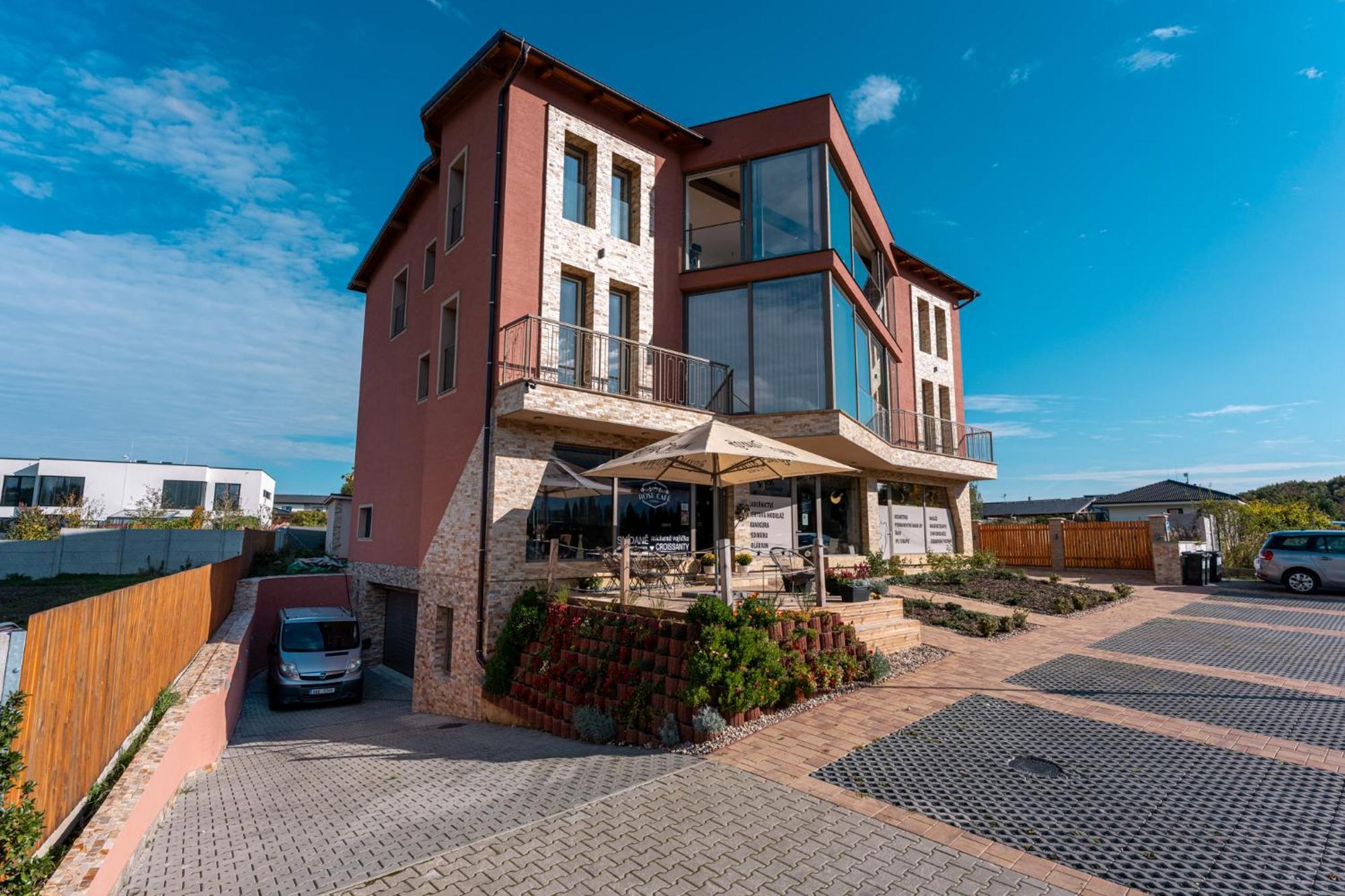 Laskara Garden Apartment By Prague Forest Nove Jirny Ngoại thất bức ảnh